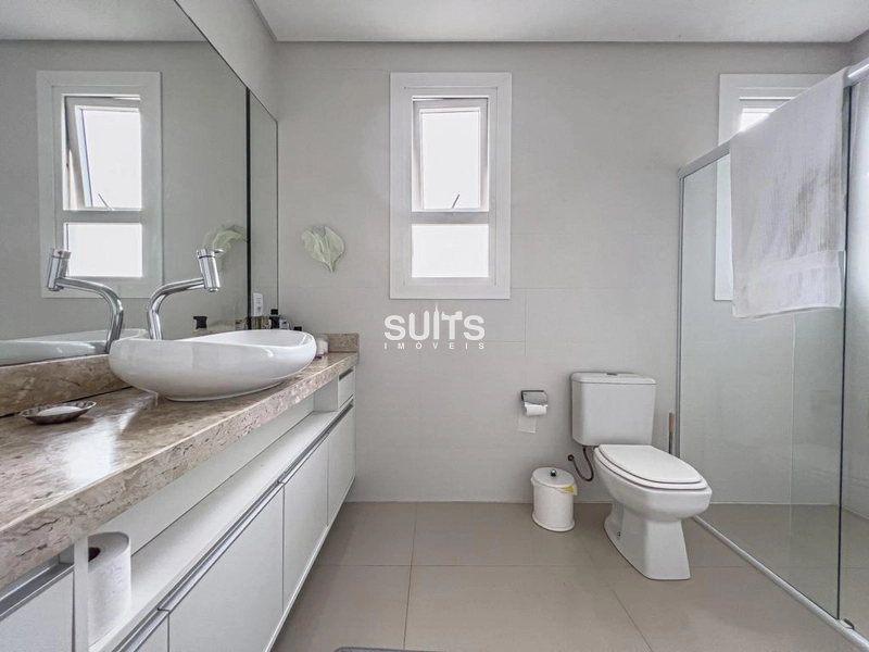 Sobrado com vista para o lago no condomínio Quintas do Lago: 13ª foto da galeria de imagens do imóvel