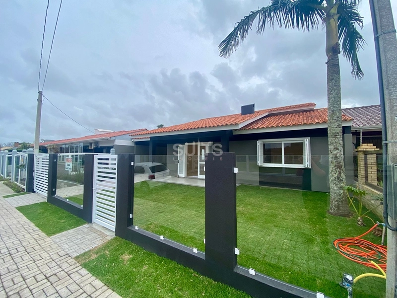 Excelente casa no centro de Xangri-Lá: 2ª foto da galeria de imagens do imóvel