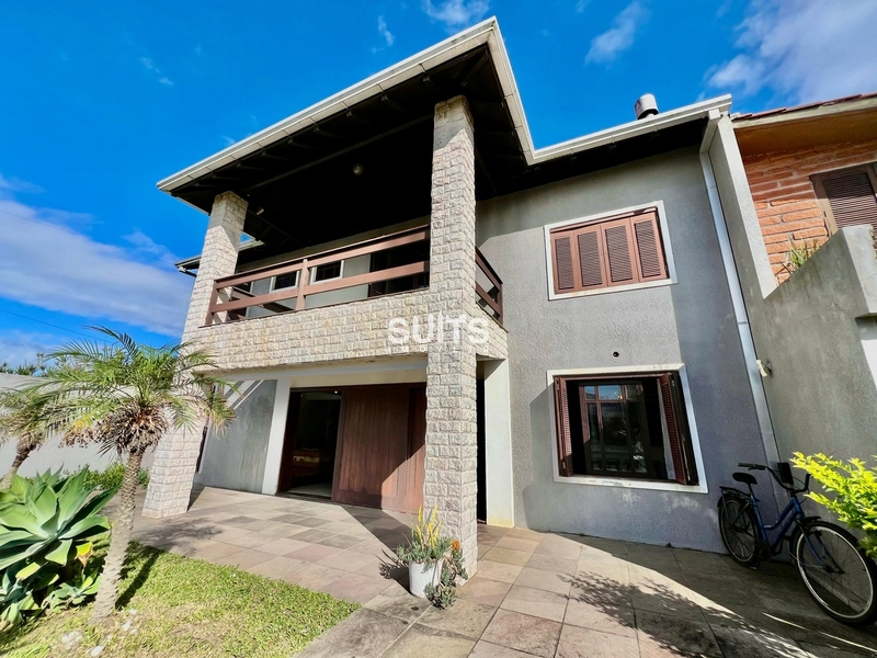 Excelente sobrado à venda próximo ao mar na praia de Rainha do mar: 4ª foto da galeria de imagens do imóvel