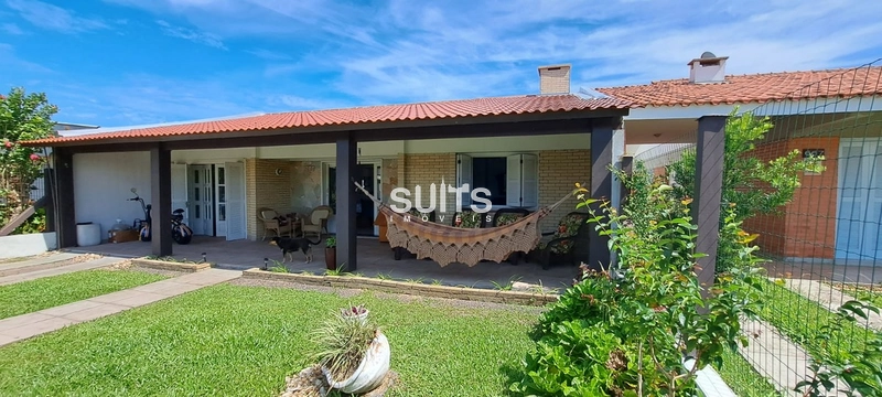 Casa à venda em ótima localização no centro de Xangri-Lá: 2ª foto da galeria de imagens do imóvel