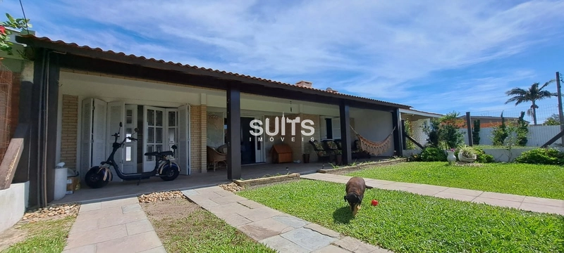 Casa à venda em ótima localização no centro de Xangri-Lá: 1ª foto da galeria de imagens do imóvel