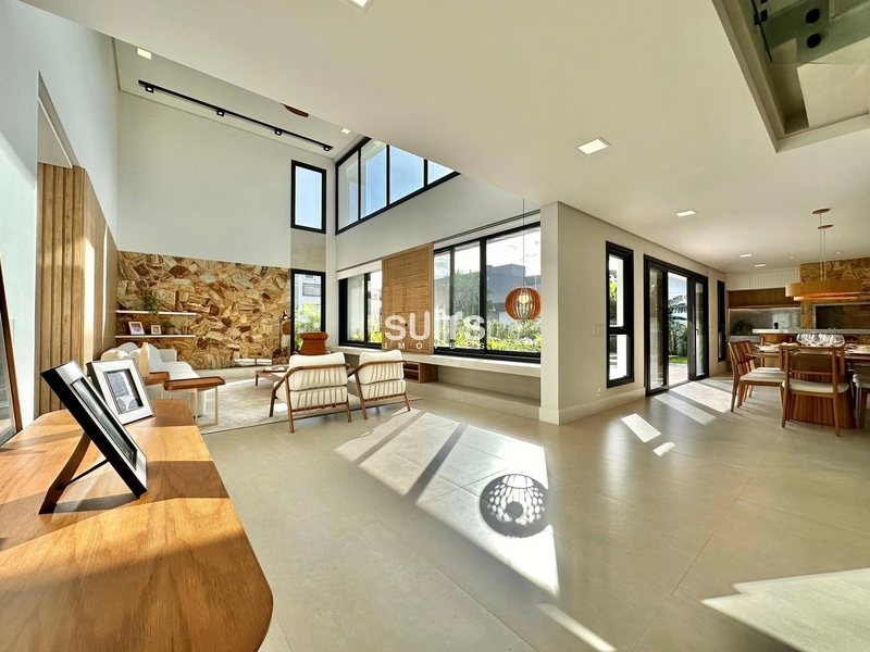 Incrível sobrado no condomínio Velas da Marina: 2ª foto da galeria de imagens do imóvel