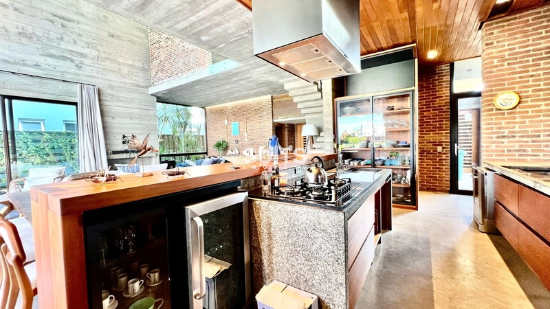 Sobrado beira lago mobiliado e decorado no Condomínio Enseada.: 13ª foto da galeria de imagens do imóvel