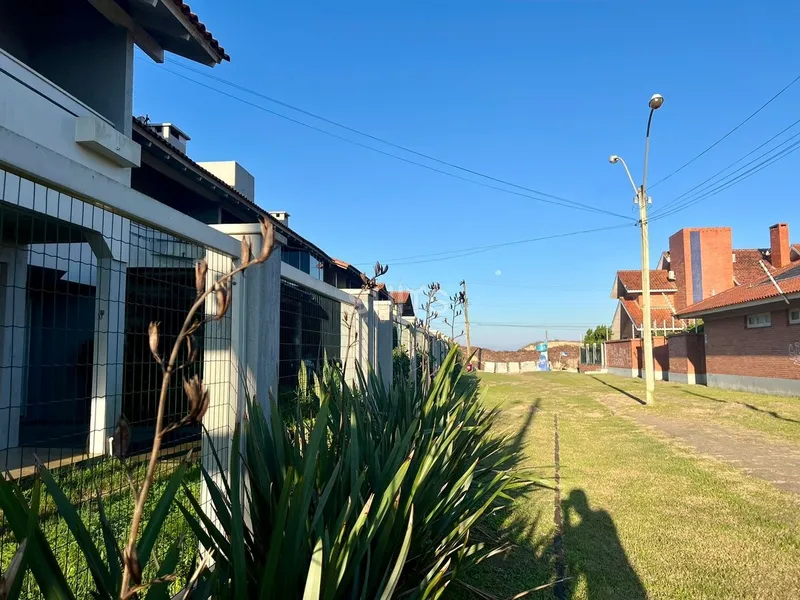 Ótimo apartamento à poucos metros do mar Centro de Xangri-Lá: 1ª foto da galeria de imagens do imóvel