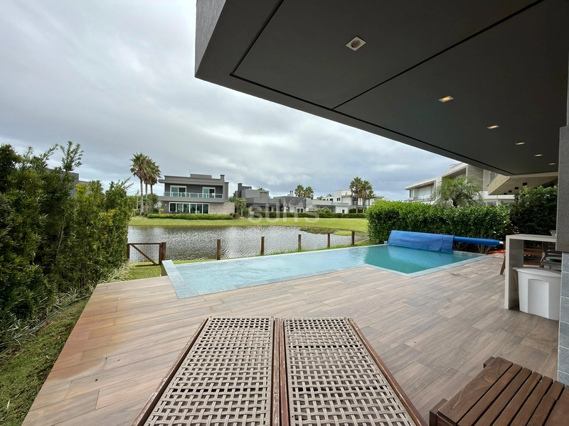 Incrível sobrado beira lago no condomínio Enseada: 23ª foto da galeria de imagens do imóvel