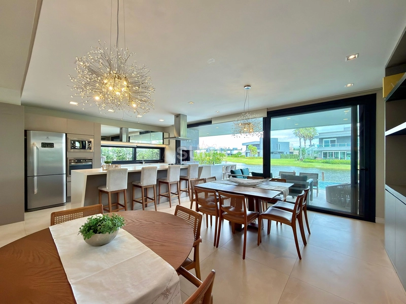 Incrível sobrado beira lago no condomínio Enseada: 8ª foto da galeria de imagens do imóvel