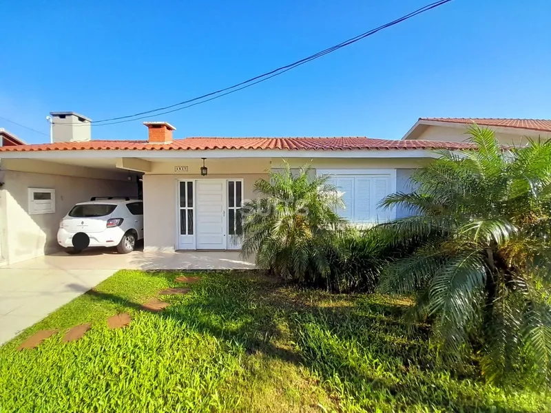 Excelente casa no Centro da praia de Xangri-Lá: 2ª foto da galeria de imagens do imóvel