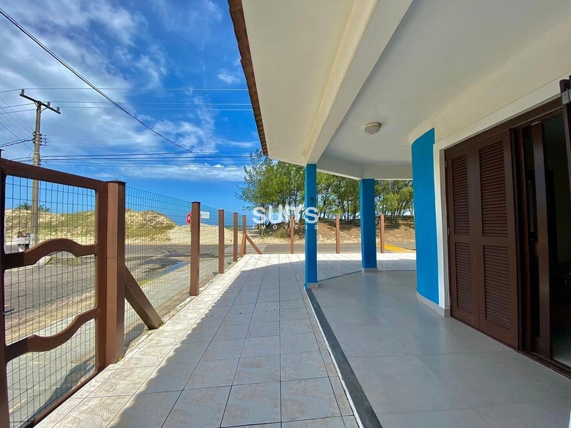 Excelente Casa de Esquina na Av. Beira Mar na Praia: 3ª foto da galeria de imagens do imóvel