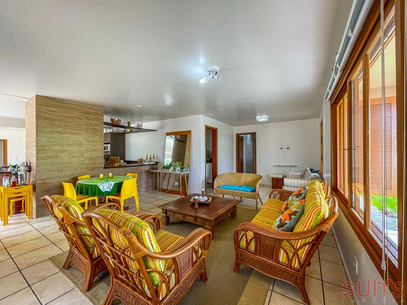 Ótima casa de esquina com 02 terrenos à venda na Noiva do Mar: 4ª foto da galeria de imagens do imóvel