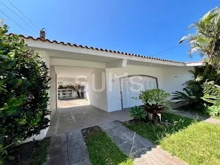 Excelente casa à venda em local com muita privacidade em Atlântida: 3ª foto da galeria de imagens do imóvel