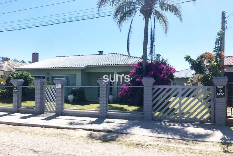 Excelente casa na praia de Atlântida: 2ª foto da galeria de imagens do imóvel