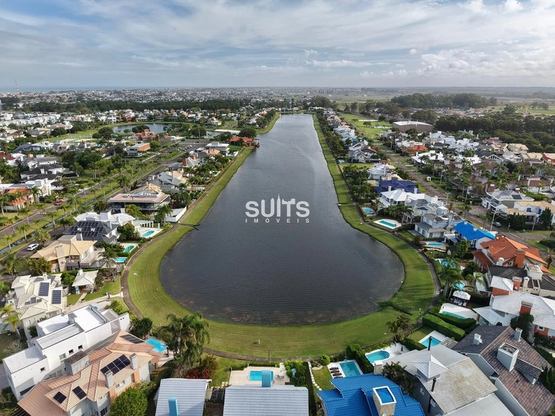 Excelente sobrado à venda no condomínio Lagos Park: 3ª foto da galeria de imagens do imóvel