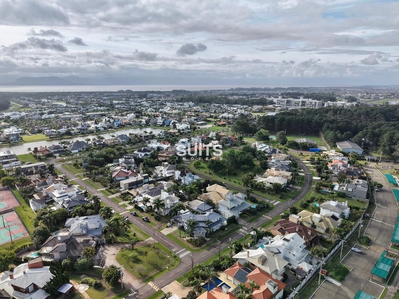 Excelente sobrado à venda no condomínio Lagos Park: 1ª foto da galeria de imagens do imóvel