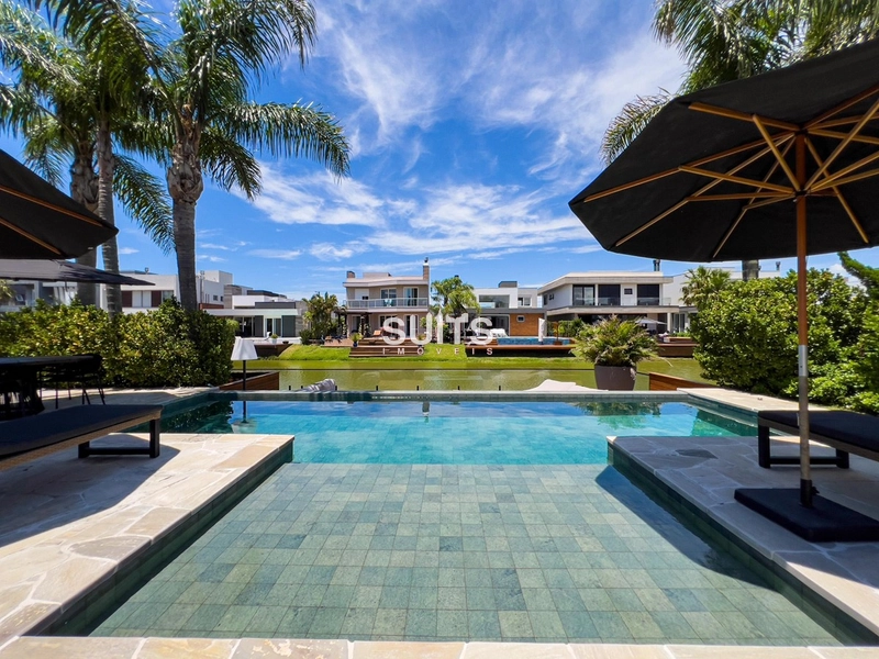 Excelente sobrado de 02 terrenos no Malibu : 43ª foto da galeria de imagens do imóvel