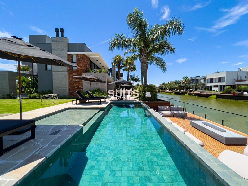 Excelente sobrado de 02 terrenos no Malibu : 40ª foto da galeria de imagens do imóvel