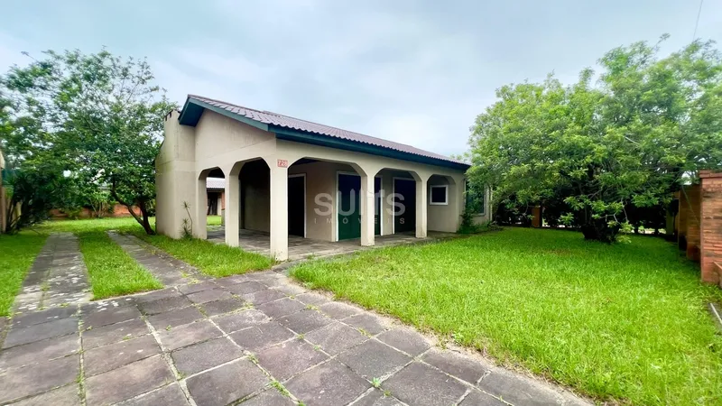 Ótima casa com amplo pátio na praia de Atlântida: 1ª foto da galeria de imagens do imóvel