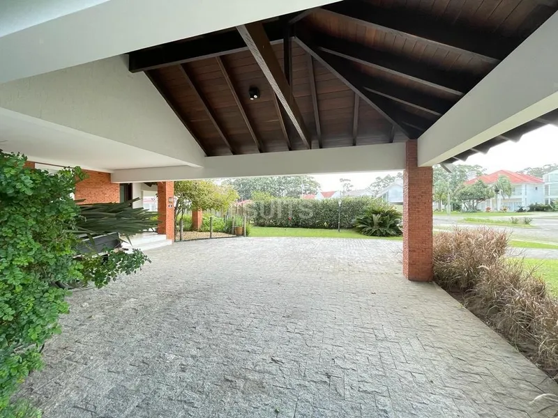 Sobrado beira lago no condomínio Green Village Golf Club: 5ª foto da galeria de imagens do imóvel