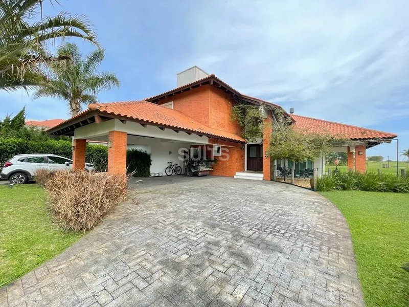 Sobrado beira lago no condomínio Green Village Golf Club: 2ª foto da galeria de imagens do imóvel