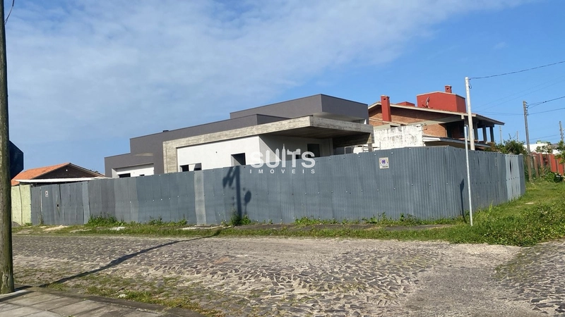 Excelente casa térrea moderna a 2 quadras do mar: 5ª foto da galeria de imagens do imóvel