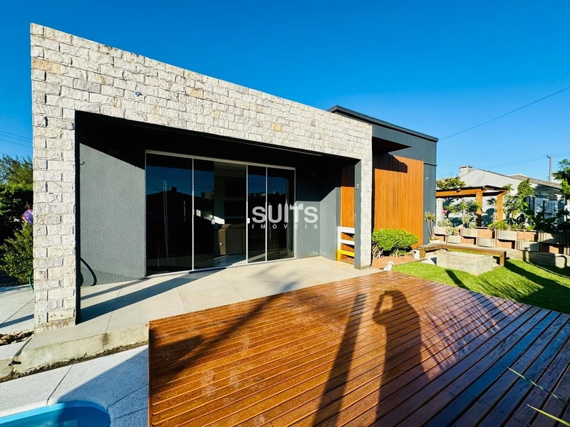 Belíssima Casa de Esquina  em Noiva do Mar: 1ª foto da galeria de imagens do imóvel