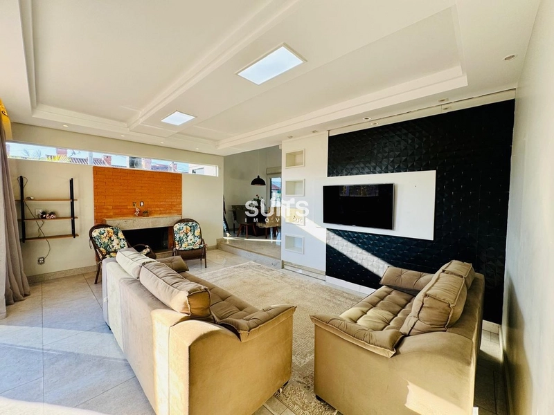 Belíssima Casa de Esquina  em Noiva do Mar: 4ª foto da galeria de imagens do imóvel