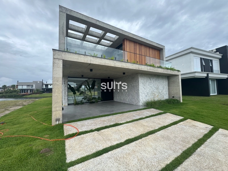 Excelente sobrado beira lago à venda no condomínio Celebration: 2ª foto da galeria de imagens do imóvel