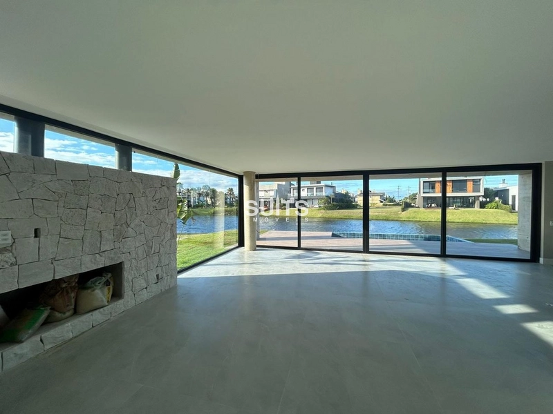 Excelente sobrado beira lago à venda no condomínio Celebration: 3ª foto da galeria de imagens do imóvel