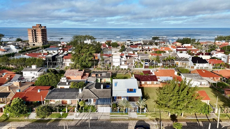 Excelente sobrado à venda em Atlântida Sul: 7ª foto da galeria de imagens do imóvel