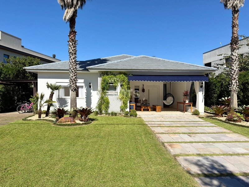Excelente casa com fundos área verde no condomínio Ventura : 1ª foto da galeria de imagens do imóvel