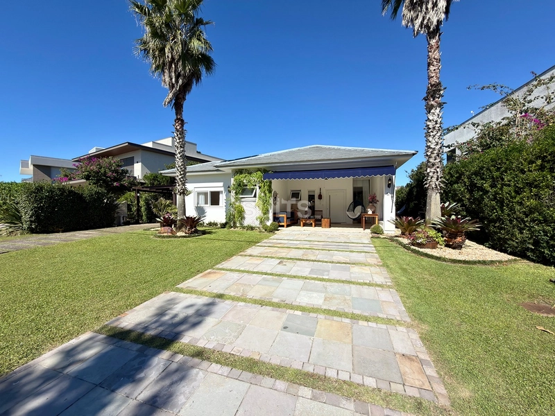 Excelente casa com fundos área verde no condomínio Ventura : 2ª foto da galeria de imagens do imóvel