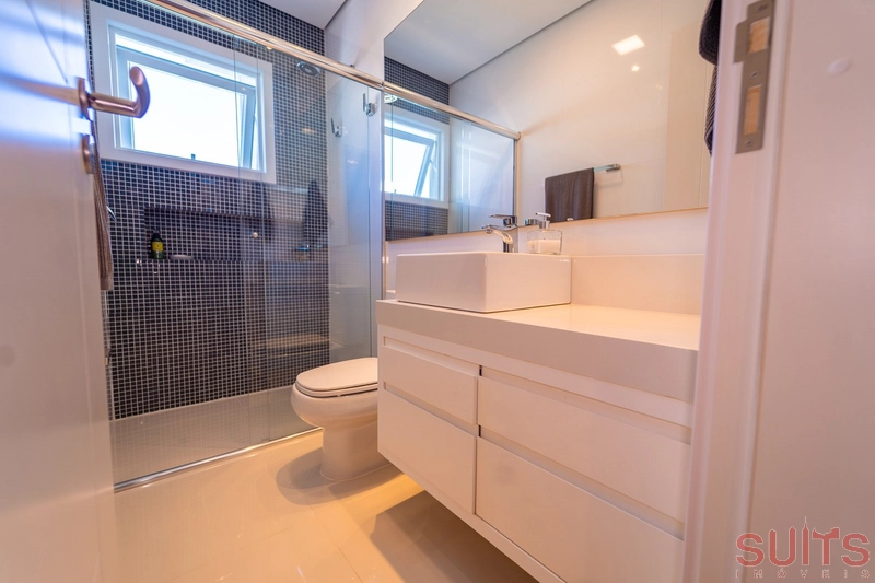 Excelente sobrado beira lago no condomínio Enseada: 52ª foto da galeria de imagens do imóvel