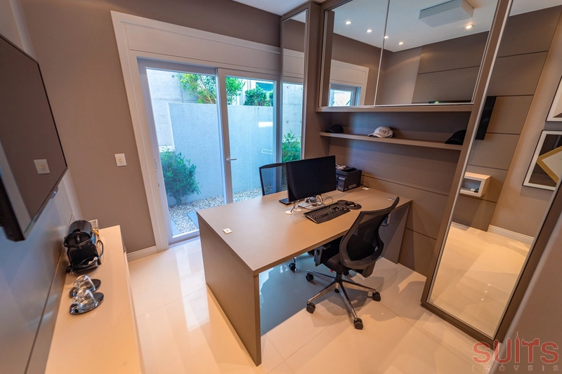 Excelente sobrado beira lago no condomínio Enseada: 72ª foto da galeria de imagens do imóvel