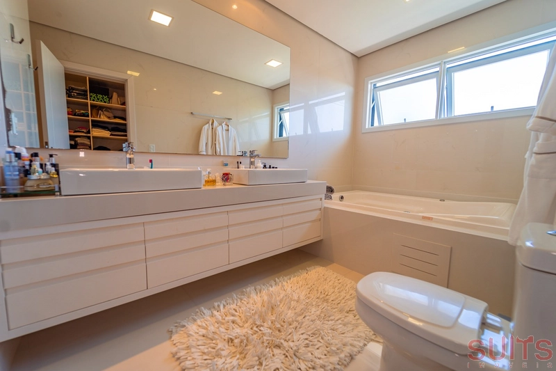 Excelente sobrado beira lago no condomínio Enseada: 67ª foto da galeria de imagens do imóvel