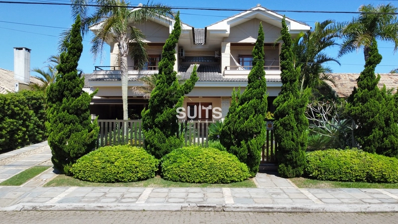 Excelente sobrado na praia de Atlântida: 1ª foto da galeria de imagens do imóvel