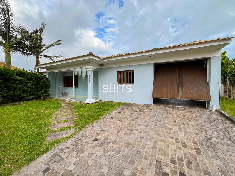 Excelente casa à venda no centro da praia de Xangri-Lá: 1ª foto da galeria de imagens do imóvel