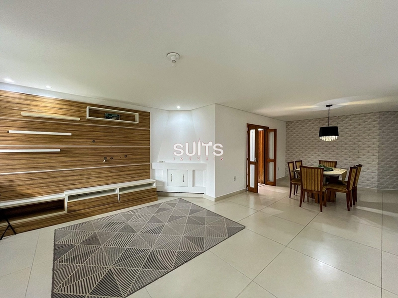 Excelente casa à venda no centro da praia de Xangri-Lá: 3ª foto da galeria de imagens do imóvel