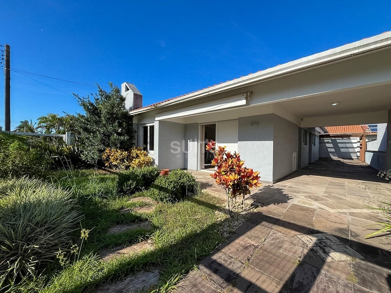 Excelente casa à venda no Centro de Xangri-lá: 1ª foto da galeria de imagens do imóvel