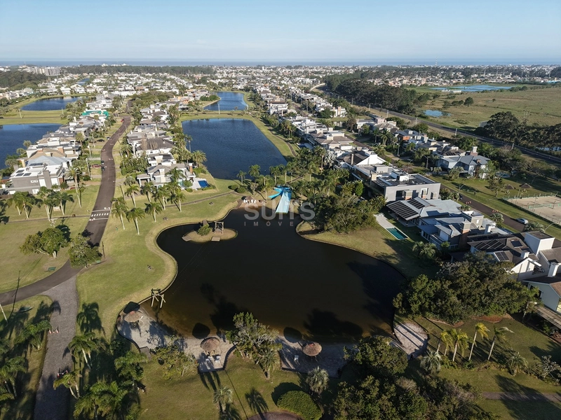 Lindo Sobrado beira lago no Condomínio Bosques de Atlântida: 45ª foto da galeria de imagens do imóvel