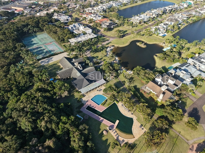 Lindo Sobrado beira lago no Condomínio Bosques de Atlântida: 50ª foto da galeria de imagens do imóvel