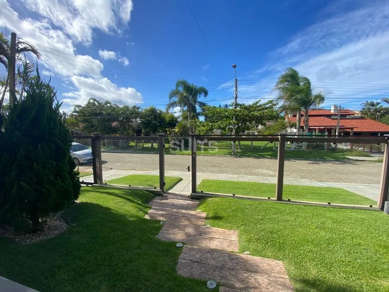 Belíssimo sobrado em Atlântida na região do Caburé: 26ª foto da galeria de imagens do imóvel