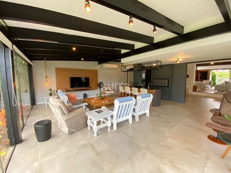 Belíssimo sobrado em Atlântida na região do Caburé: 5ª foto da galeria de imagens do imóvel