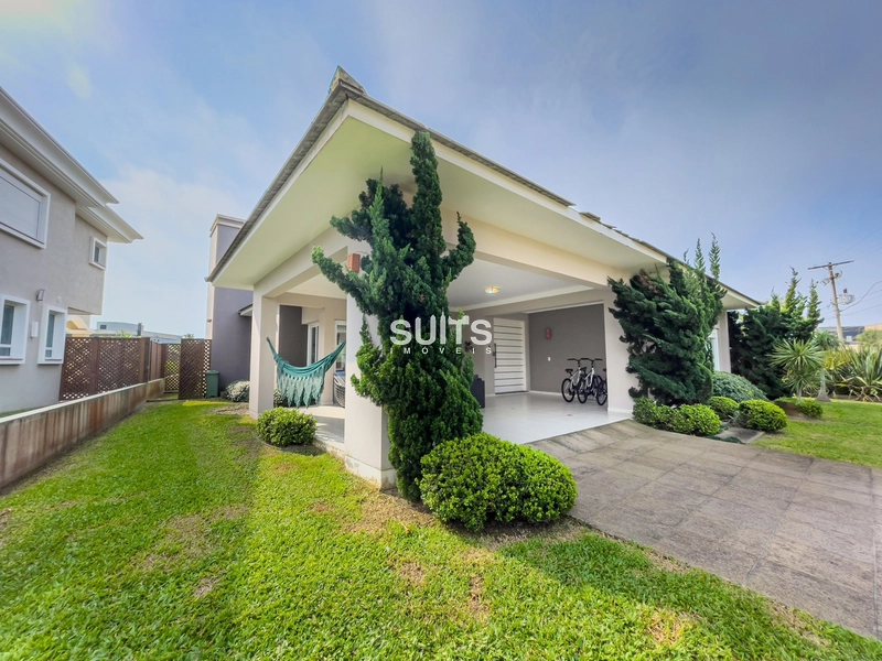 Excelente casa com fundos para área verde no condomínio Ventura: 2ª foto da galeria de imagens do imóvel