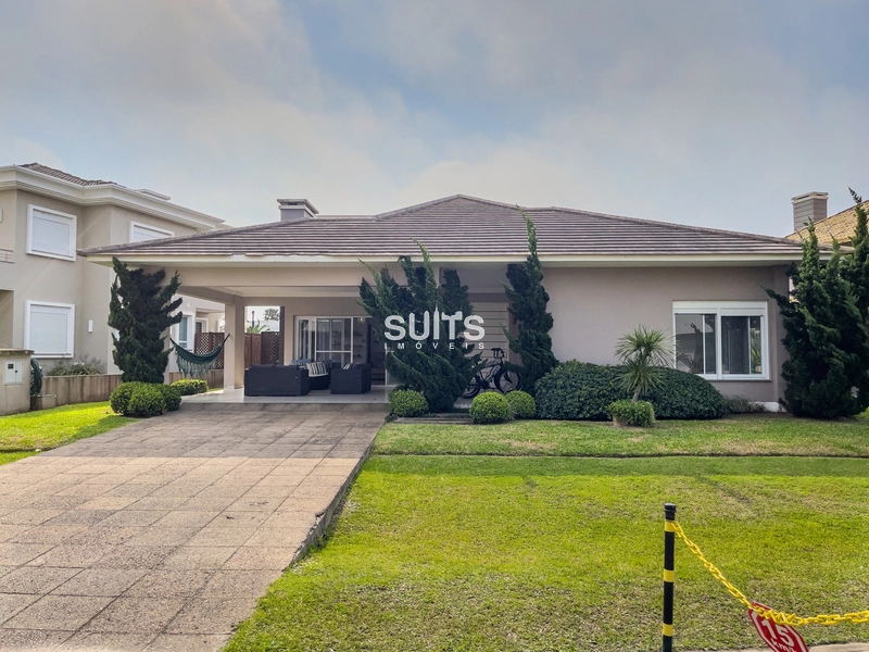 Excelente casa com fundos para área verde no condomínio Ventura: 1ª foto da galeria de imagens do imóvel