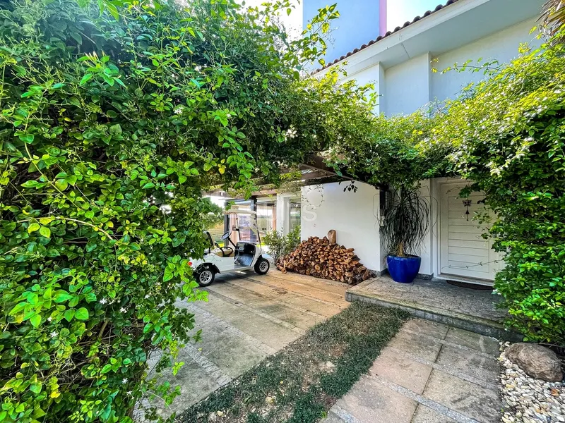 Excelente sobrado com amplo pátio no cond. Greem Village em Xangri-Lá: 1ª foto da galeria de imagens do imóvel