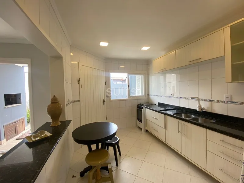 Excelente triplex à venda no Centro de Xangri-Lá: 8ª foto da galeria de imagens do imóvel