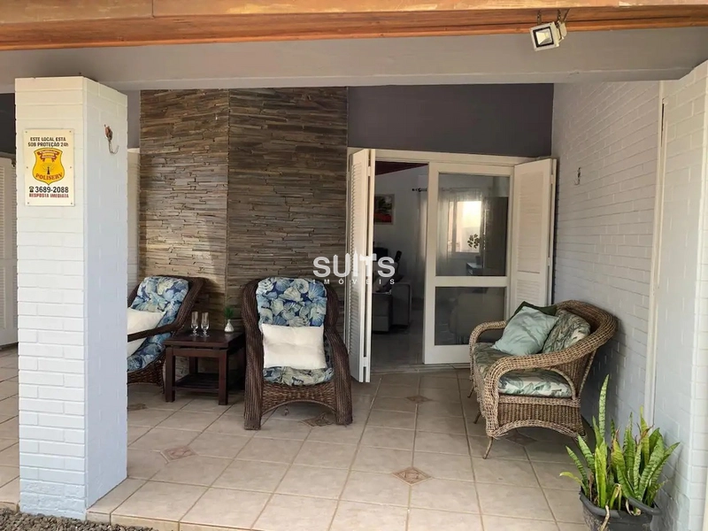 Casa à venda no centro de Xangri-lá!: 2ª foto da galeria de imagens do imóvel