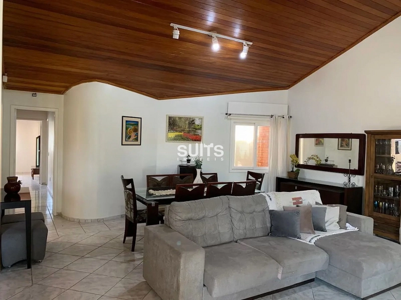 Casa à venda no centro de Xangri-lá!: 9ª foto da galeria de imagens do imóvel