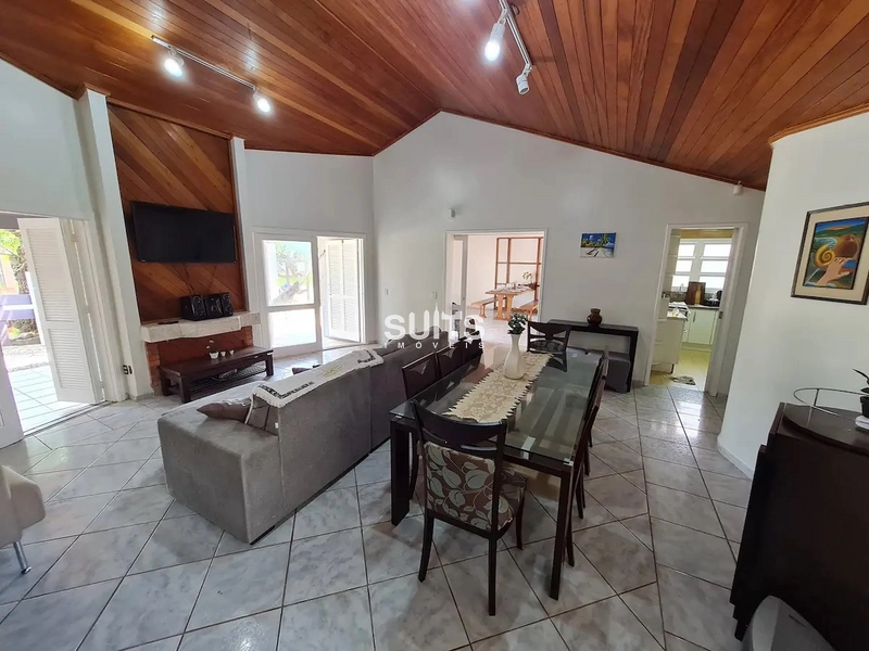 Casa à venda no centro de Xangri-lá!: 6ª foto da galeria de imagens do imóvel