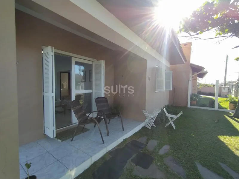 Excelente Sobrado à venda na praia de Atlântida Sul em Osório: 4ª foto da galeria de imagens do imóvel