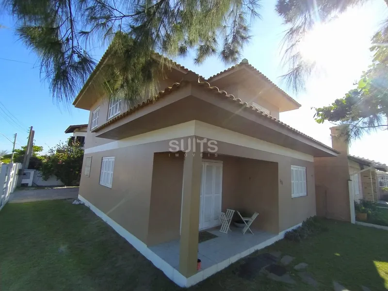 Excelente Sobrado à venda na praia de Atlântida Sul em Osório: 3ª foto da galeria de imagens do imóvel